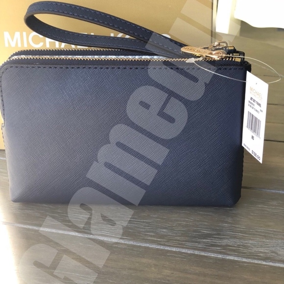 LAST ONE! Michael Kors Large Double Wristlet - Picture 4 of 8